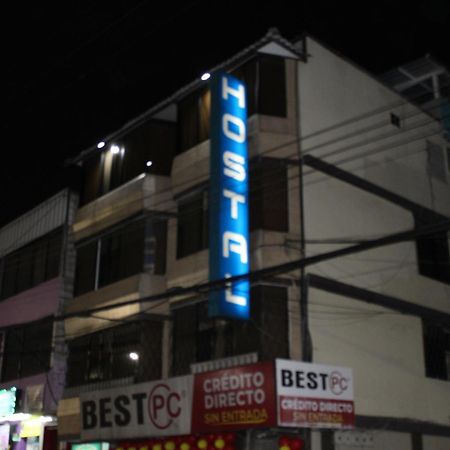 Julius Hostal, Desde Las 14 Horas Hasta 12 Del Mediodia Кито Экстерьер фото