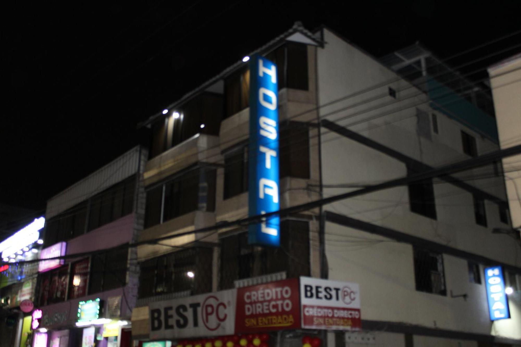 Julius Hostal, Desde Las 14 Horas Hasta 12 Del Mediodia Кито Экстерьер фото
